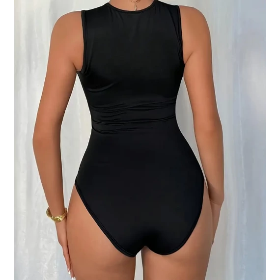 DK - Elegáns, egyvállas fodros body, geometriai mintás